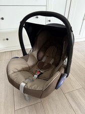 Maxi Cosi Babyschale mit Neugeboreneneinsatz