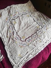 Omas alte Tischdecke weiß/bunt Mitteldecke ca. 80 x 80 cm Vintage Shabby