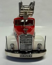 Aus Feuerwehrsammlung * SCHUCO MAN F8 Drehleiter mit Figuren, Blechspielzeug