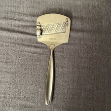 Boska Parmesan Käsehobel Käsereibe Käseschaber Edelstahl Silber Verstellbar 