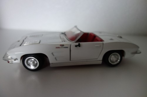 Revell corvette stingray 24 - revell,