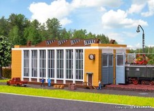 N Elektrolokschuppen mit Türschließvorrichtung, zweiständerig Vollmer Bausatz 47605