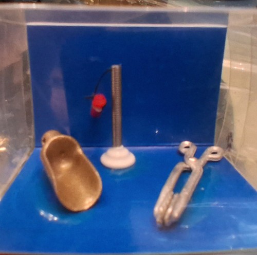 Dora kuhn miniatur - dora,