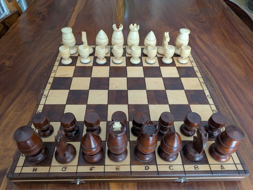 Schachbrett aus holz - aus,
