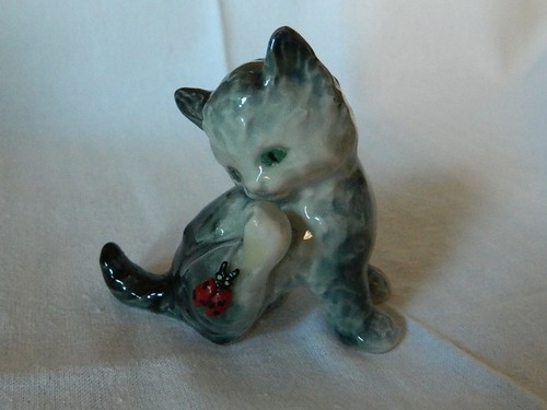 Goebel katze mit marienkäfer - goebel,