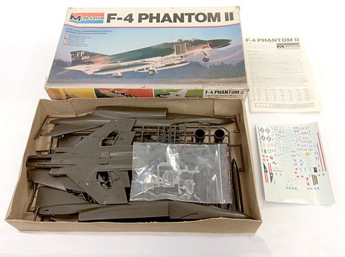 Monogram 5800 4 phantom - 1:48,