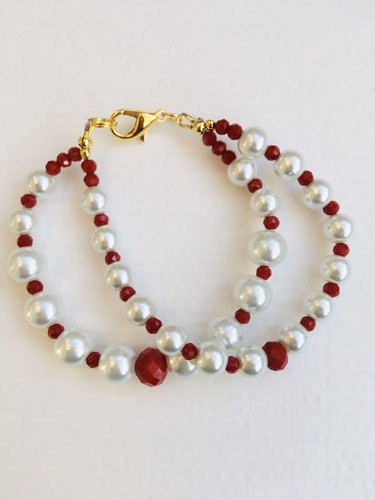 Armband mit weißen - &, roten