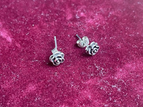 Kleine rose blume ohrstecker - rose,