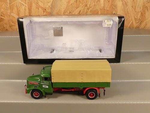 Minichamps 439070020 man - minichamps,