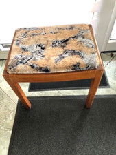 Hocker, Klavierhocker, neu bezogen,  Eichenholz; antik; ca. 49x37cm,47cm hoch