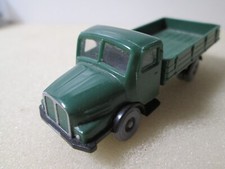 Herr KG Lkw IFA H3A grün H0