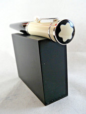 Montblanc "Greta Garbo"# Herzfeder M Montblanc 4810 Feder 750 Gold  # (1622)