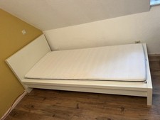 Bett mit Matratze, 180cm x 90cm