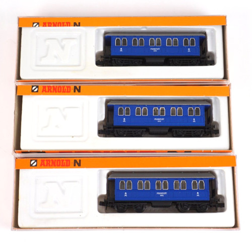 Arnold 3051 personenwagen - 3x,