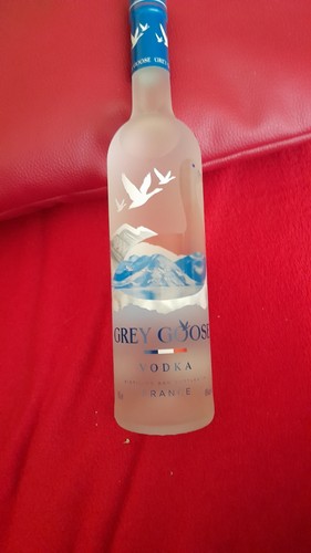 Grey goose vodka france - goose, --