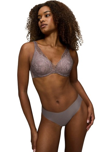 Triumph body make illussion - body, up