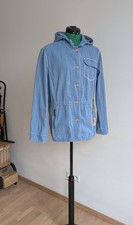 Hellblaue Segeljacke von