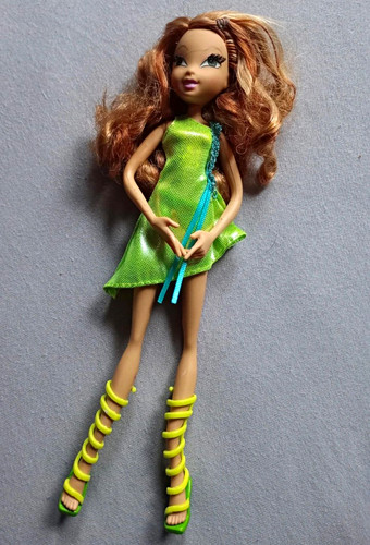 Winx club flora puppe - flora,
