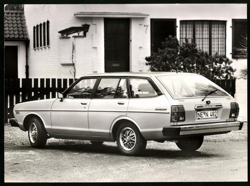 Fotografie auto datsun sunny - fotografie,
