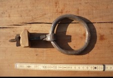 Historische Befestigungsöse