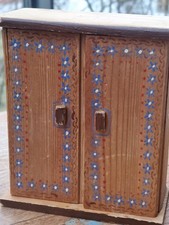 50 Jahre alte Massivholzmöbel