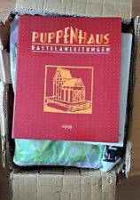 PUPPENHAUS etliche Hefte + sehr unvollständige Baumaterialien - 15,3 kg