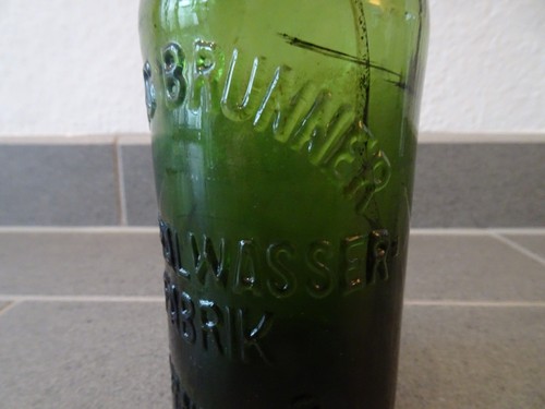 Uralte glasflasche - uralte,