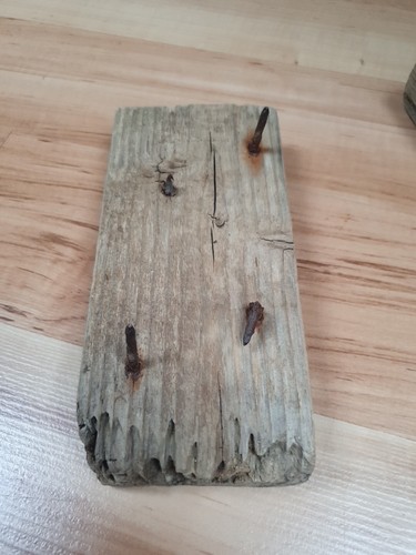 Brett nägeln hell holz - ,