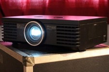 *Panasonic PT-AE4000E*Heimkino Beamer Projektor 100000:1 Lens-Shift 1080p 1600lm