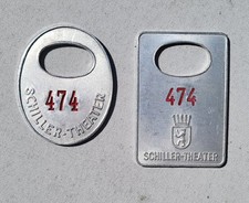 Vintage Garderobenmarken-PAAR, Schiller-Theater Berlin / Alu / Sammler / Rar