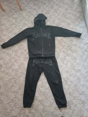 Schwarzer hoodie anzug von - schwarzer,