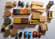 Holzkisten, Fässer, Kisten, Kabelrollen, Telefonzellen usw. über 30 Teile