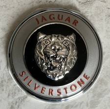 Jaguar XK8/XKR NOS Silverstone Bonnet Badge/Emblem - HXD5900AA (Beschreibung lesen)