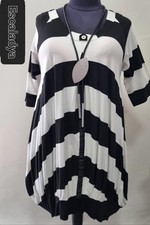 Escaladya, Shirt,schwarz, weiß, viele Details, Hängerchen, Tu=bis Gr.46