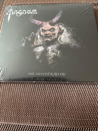 Magnum the monster - -, roars