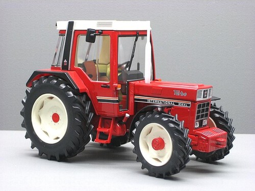 Modell traktor international - traktor,