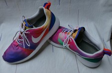 NIKE Sneaker Roshe Run Tie Dye Rainbow EUR Gr. 42 Regenbogen Sohle herausnehmbar