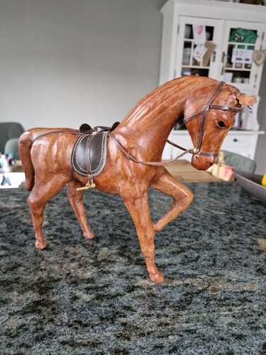 Vintage pferd aus leder - vintage,