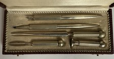 Schönes rares Art Deco Schreibset aus Metall in Lederbox