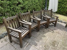 GARPA Gartensessel,- Bank, Deckchairs Und Vom Schreiner Angefertigter Tisch