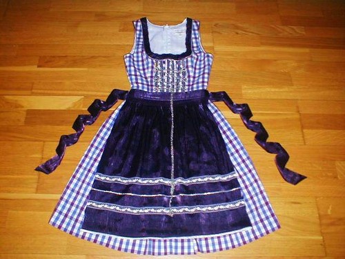 Supersüßes minidirndl 32 - gr,
