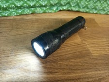 LED LENSER Taschenlampe L7 3xAAA Leuchte Licht Jagd Outdoor Angeln Camping Lampe