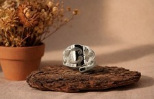 Ring aus einem - , versilberten