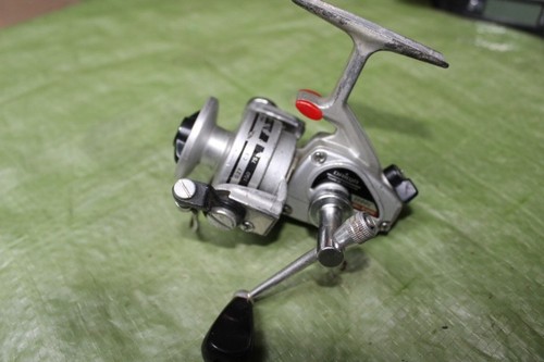 Angelrolle daiwa 1000 - angelrolle, c