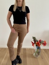 Braune Röhrenhose aus