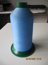 1 Kone Bauschgarn Overlockgarn Gütermann Hellbla ca. 8000 m sehr fein Kettelgarn