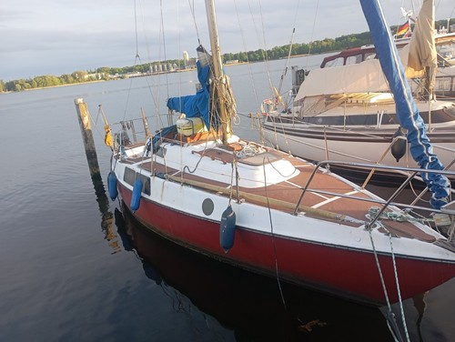 Segeljacht mit ps - ps, motor