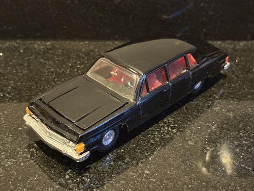 Vaz chaika limousine 43 - chaika,