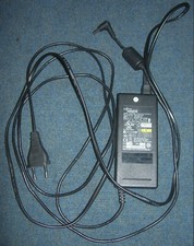 Original Fujitsu-Siemens Notebook-Netzteil Esprimo Mobile V6555 (ADP-90SB AD)geb