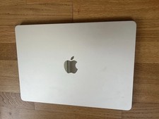 Apple Mac Book A3113